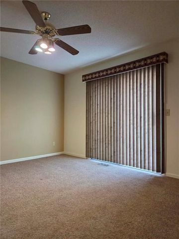 2428 Little Blue Court, Liberty, MO 64068