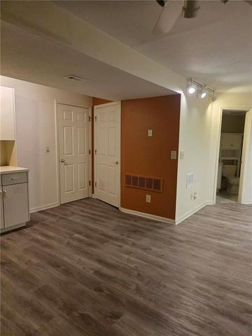 2428 Little Blue Court, Liberty, MO 64068