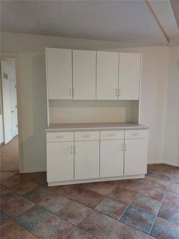 2428 Little Blue Court, Liberty, MO 64068