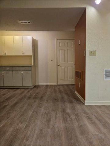 2428 Little Blue Court, Liberty, MO 64068