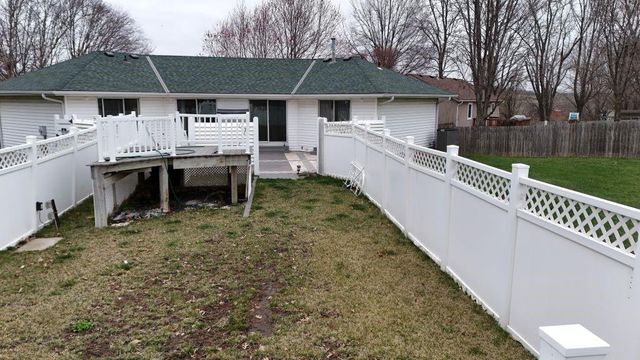 2428 Little Blue Court, Liberty, MO 64068