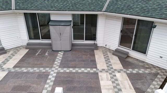 2428 Little Blue Court, Liberty, MO 64068