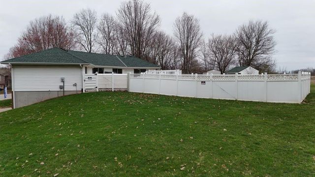 2428 Little Blue Court, Liberty, MO 64068