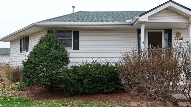 2428 Little Blue Court, Liberty, MO 64068