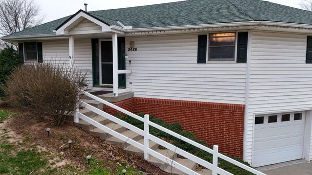 2428 Little Blue Court, Liberty, MO 64068