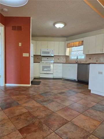 2428 Little Blue Court, Liberty, MO 64068