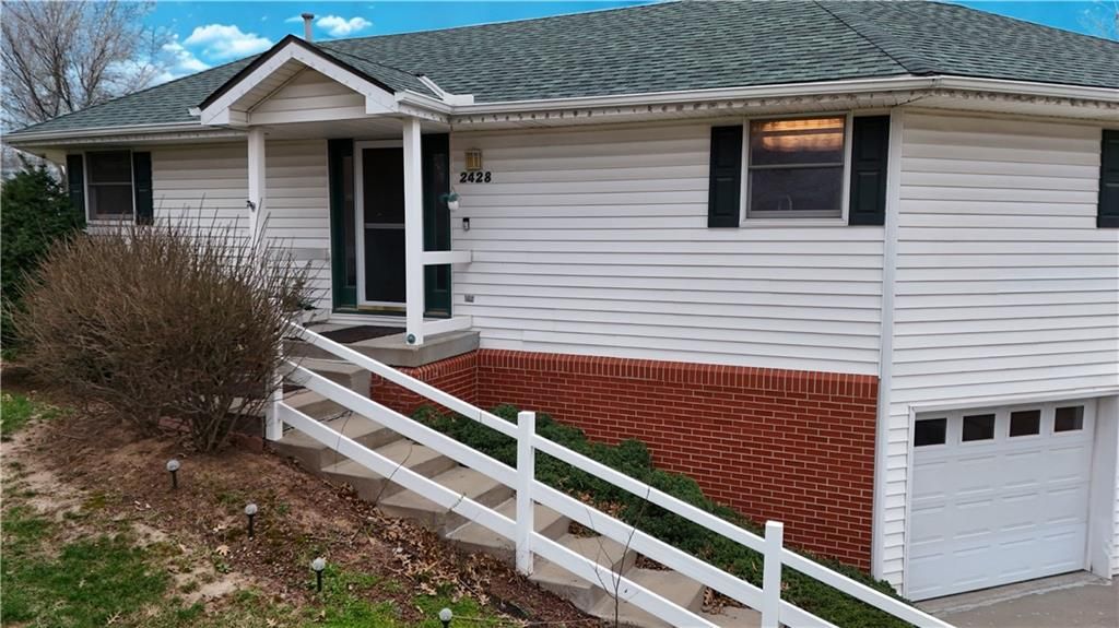 2428 Little Blue Court, Liberty, MO 64068