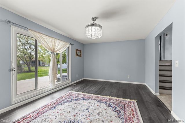 45561 Edgewood Court, Canton, MI 48187