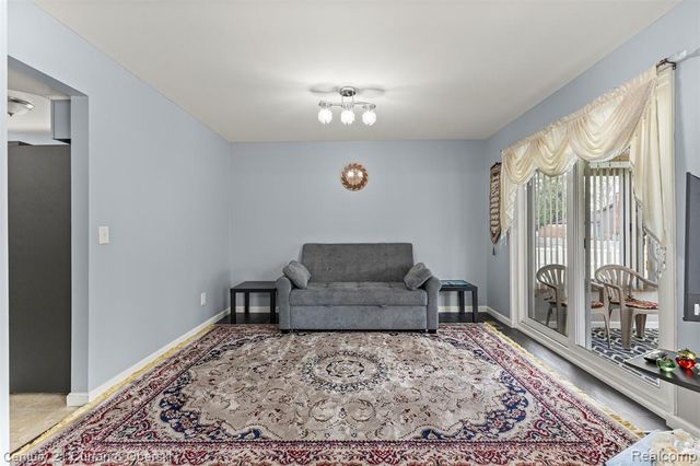 45561 Edgewood Court, Canton, MI 48187