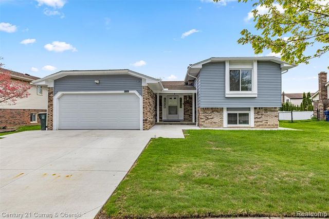 45561 Edgewood Court, Canton, MI 48187