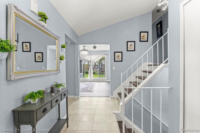 45561 Edgewood Court, Canton, MI 48187