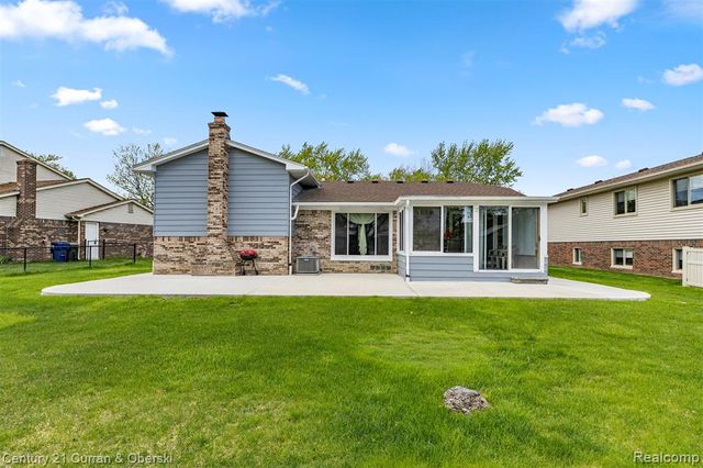 45561 Edgewood Court, Canton, MI 48187