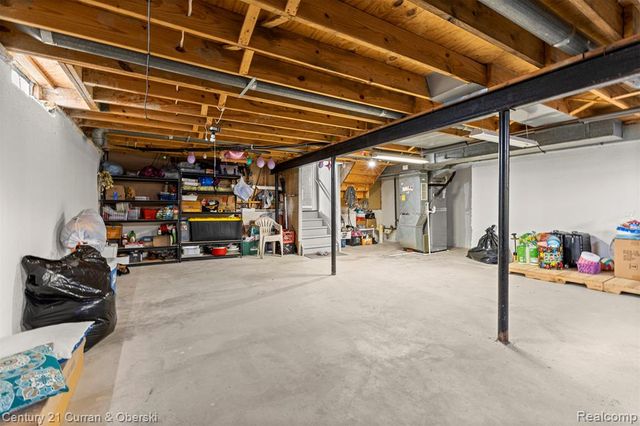 45561 Edgewood Court, Canton, MI 48187