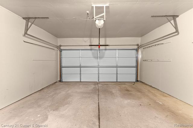 45561 Edgewood Court, Canton, MI 48187