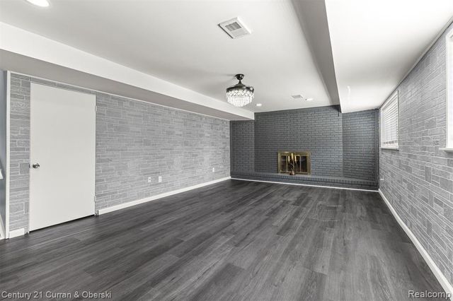 45561 Edgewood Court, Canton, MI 48187