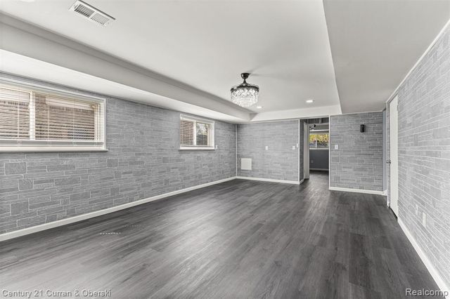 45561 Edgewood Court, Canton, MI 48187