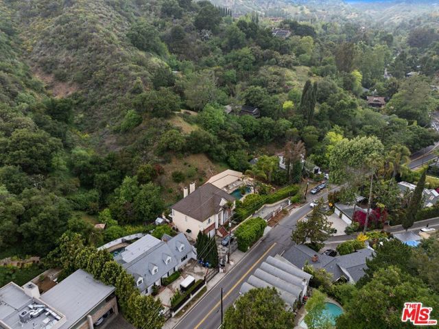2431 Benedict Canyon Drive, Beverly Hills, CA 90210