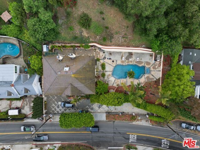 2431 Benedict Canyon Drive, Beverly Hills, CA 90210