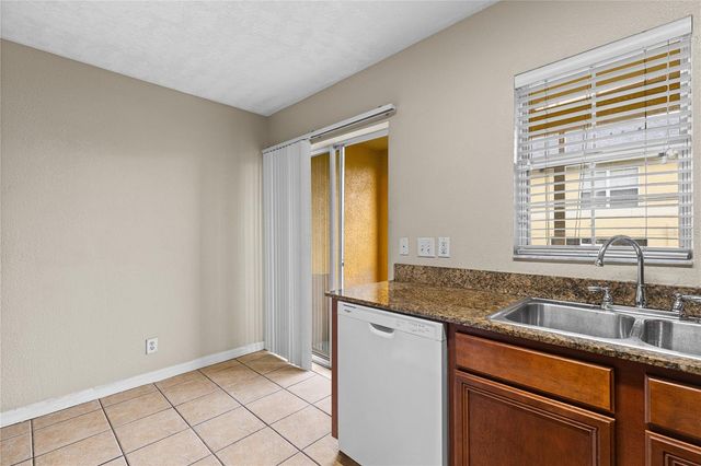 216 DRAGONS FIRE PLACE, Valrico, FL 33594