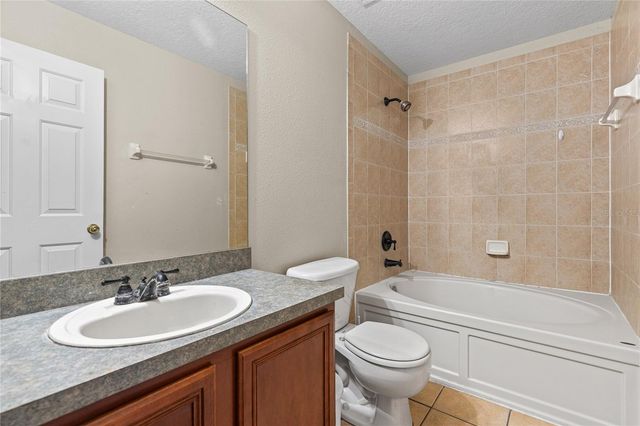 216 DRAGONS FIRE PLACE, Valrico, FL 33594