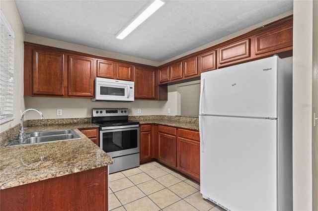 216 DRAGONS FIRE PLACE, Valrico, FL 33594