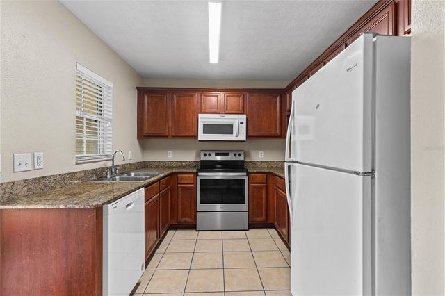 216 DRAGONS FIRE PLACE, Valrico, FL 33594