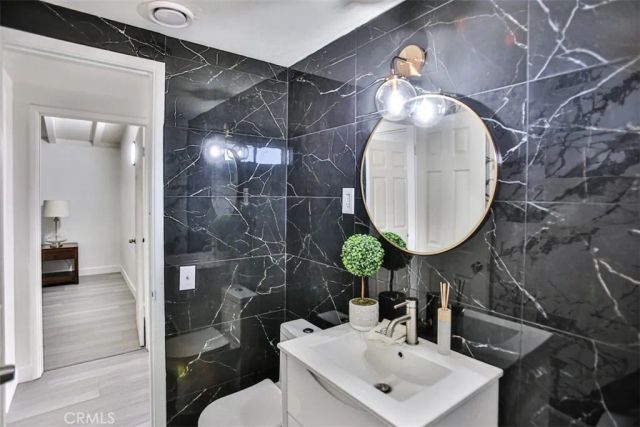 2540 W Picadilly Way, Anaheim, CA 92801