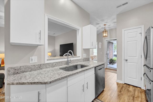 1600 Sturdivant Drive Apt 15, Wilmington, NC 28403