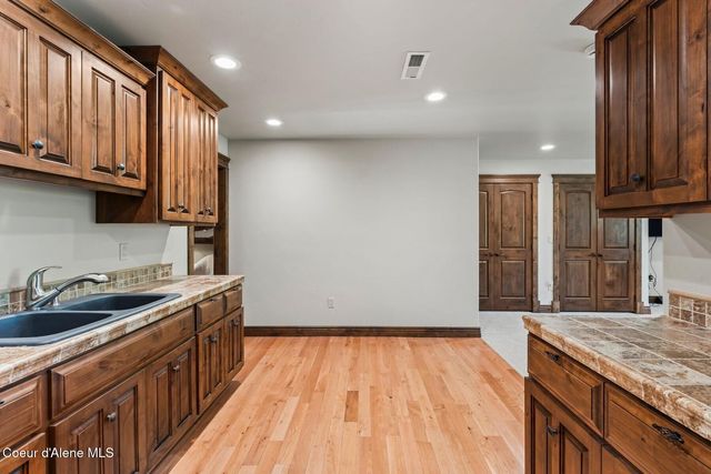 11 Canoe Cove, Dover, ID 83825