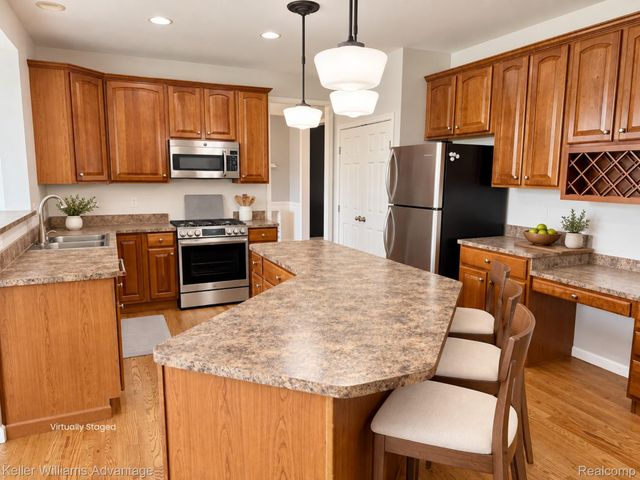 26123 Cornell Drive, Lyon Charter Township, MI 48178