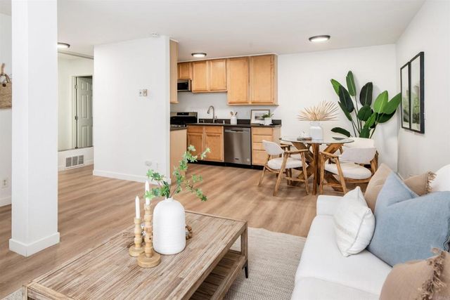 13754 Mango Drive 111, Del Mar, CA 92014