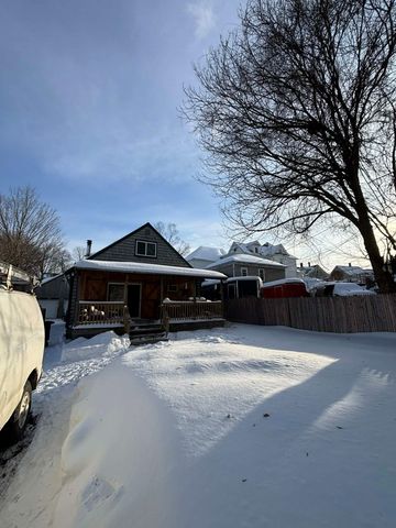 17 Crown Street, Nashua, NH 03060