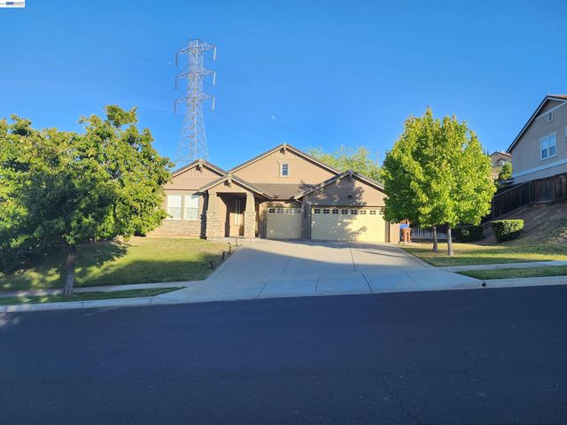 2742 St Andrews Dr, Brentwood, CA 94513