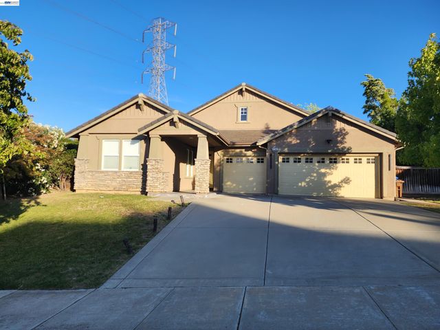 2742 St Andrews Dr, Brentwood, CA 94513