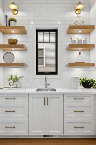 1967 Sheridan Avenue S, Minneapolis, MN 55405