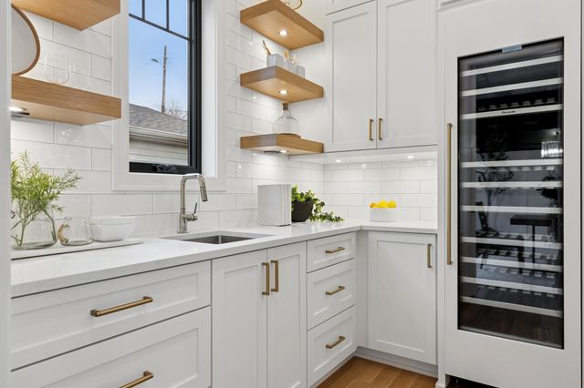 1967 Sheridan Avenue S, Minneapolis, MN 55405