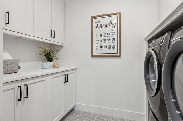 1967 Sheridan Avenue S, Minneapolis, MN 55405