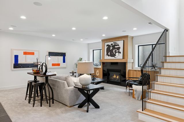 1967 Sheridan Avenue S, Minneapolis, MN 55405