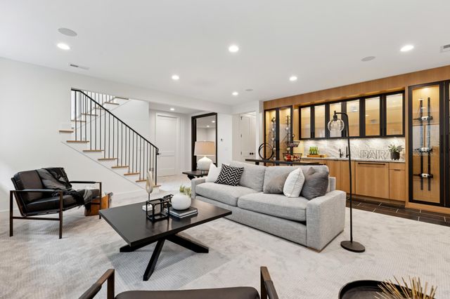 1967 Sheridan Avenue S, Minneapolis, MN 55405