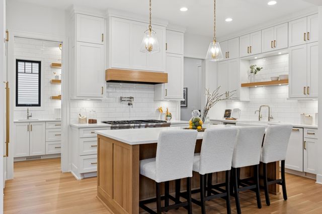 1967 Sheridan Avenue S, Minneapolis, MN 55405