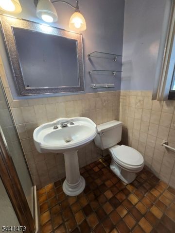 115 Oak St, Old Bridge Twp., NJ 08857