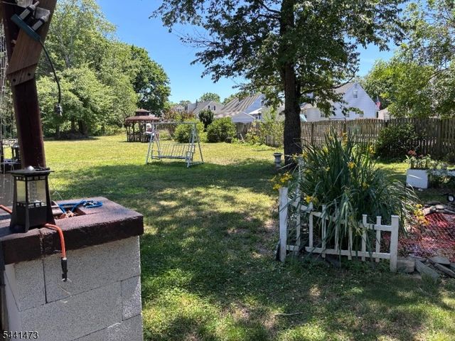 115 Oak St, Old Bridge Twp., NJ 08857