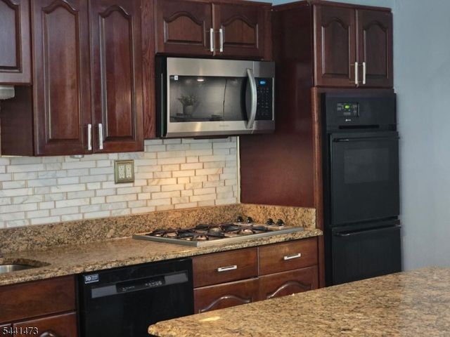 115 Oak St, Old Bridge Twp., NJ 08857