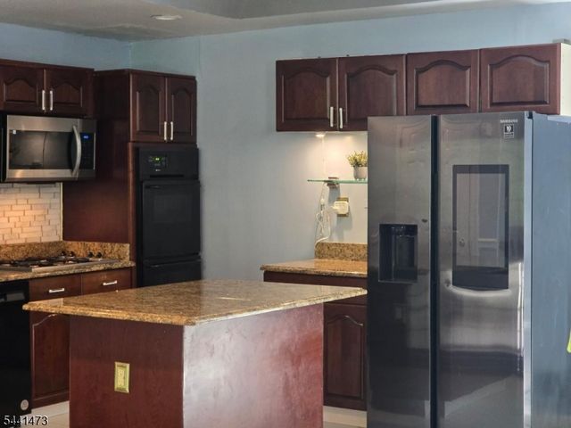 115 Oak St, Old Bridge Twp., NJ 08857