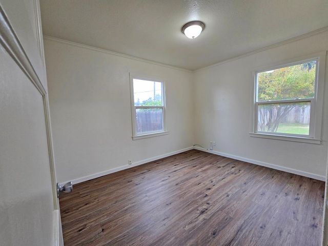 216 E Ashlan Avenue, Fresno, CA 93704