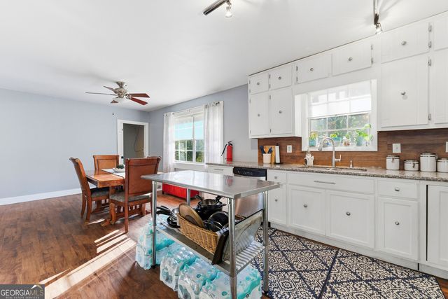 3033 Thrasher Circle, Decatur, GA 30032