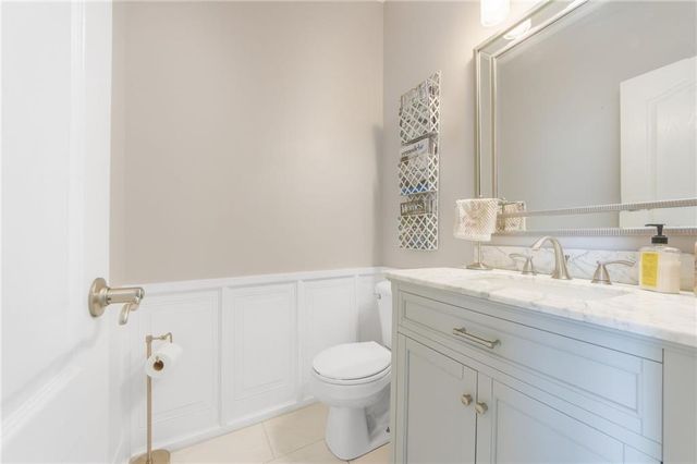 8718 Ridgeway Court, Kansas City, MO 64138