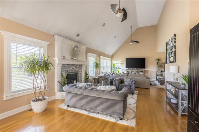 8718 Ridgeway Court, Kansas City, MO 64138