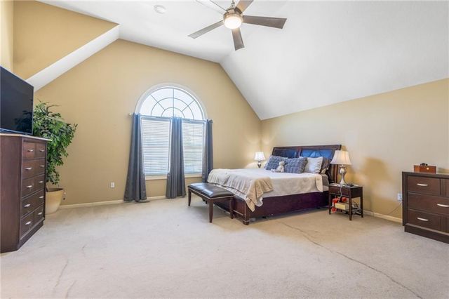 8718 Ridgeway Court, Kansas City, MO 64138