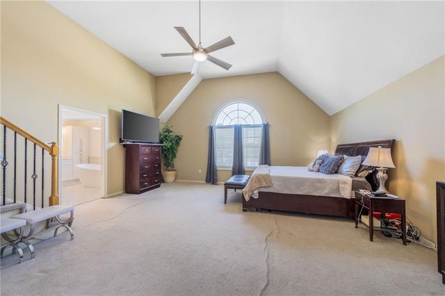 8718 Ridgeway Court, Kansas City, MO 64138